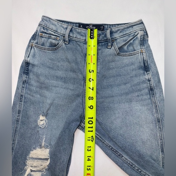 Hollister Size 1/25 Light Wash Distressed Ultra Hi Rise Straight Leg Mom Jeans - Picture 5 of 10
